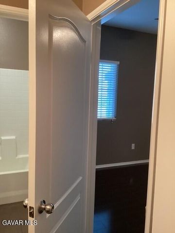 3832 W Avenue J11 Avenue, Lancaster, CA 93536