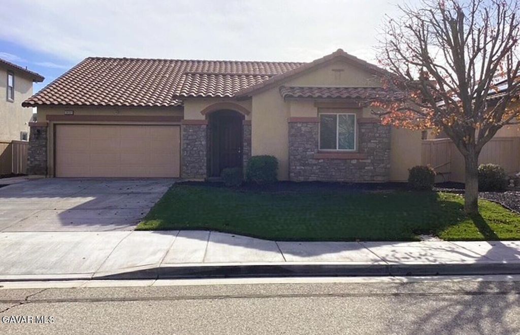 3832 W Avenue J11 Avenue, Lancaster, CA 93536