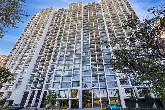 3200 N Lake Shore Drive 2402, Chicago, IL 60657
