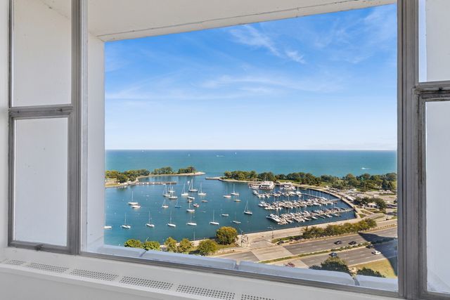 3200 N Lake Shore Drive 2402, Chicago, IL 60657