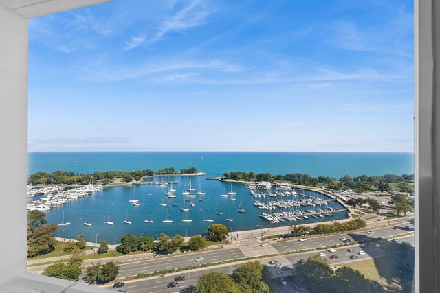 3200 N Lake Shore Drive 2402, Chicago, IL 60657