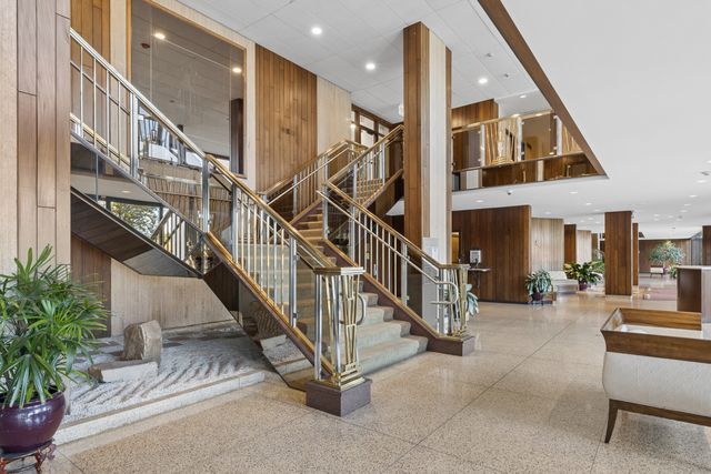 3200 N Lake Shore Drive 2402, Chicago, IL 60657