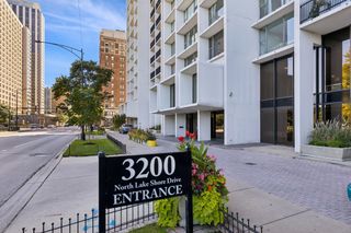 3200 N Lake Shore Drive 2402, Chicago, IL 60657