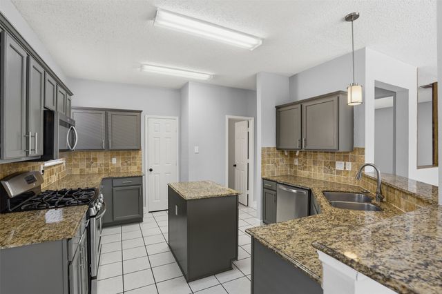 4900 Lodgepole Lane, Fort Worth, TX 76137