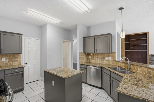 4900 Lodgepole Lane, Fort Worth, TX 76137