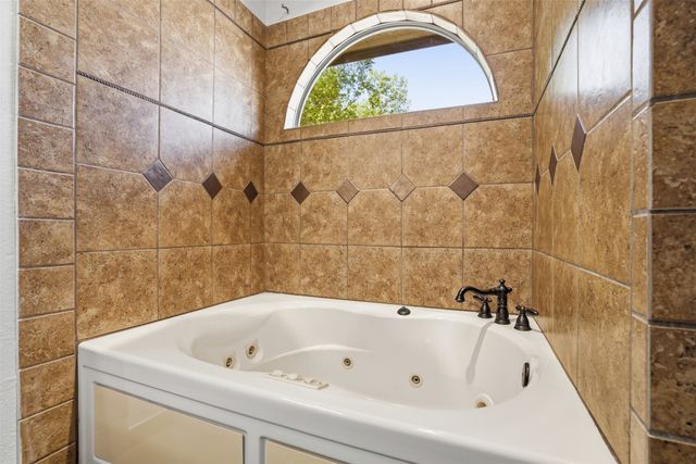 4900 Lodgepole Lane, Fort Worth, TX 76137