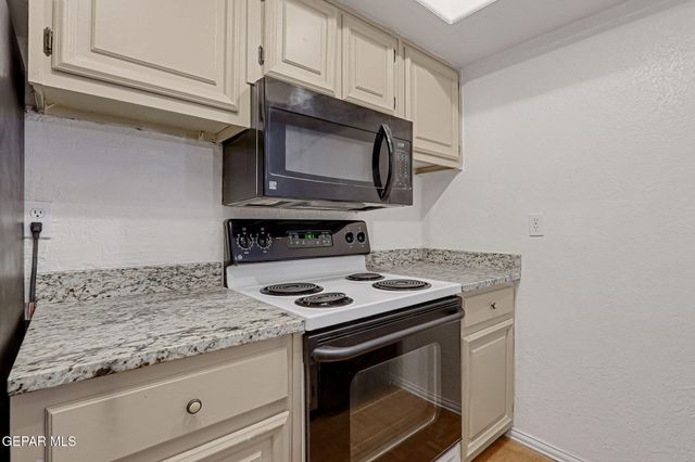 6201 ESCONDIDO Drive 19G, El Paso, TX 79912