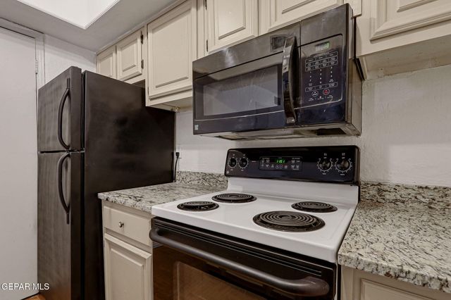 6201 ESCONDIDO Drive 19G, El Paso, TX 79912