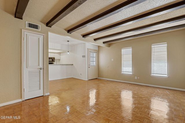 6201 ESCONDIDO Drive 19G, El Paso, TX 79912