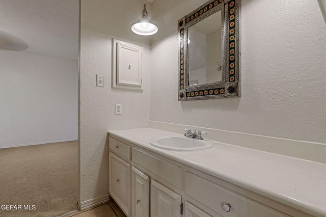 6201 ESCONDIDO Drive 19G, El Paso, TX 79912