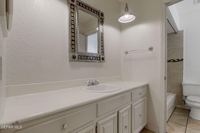 6201 ESCONDIDO Drive 19G, El Paso, TX 79912