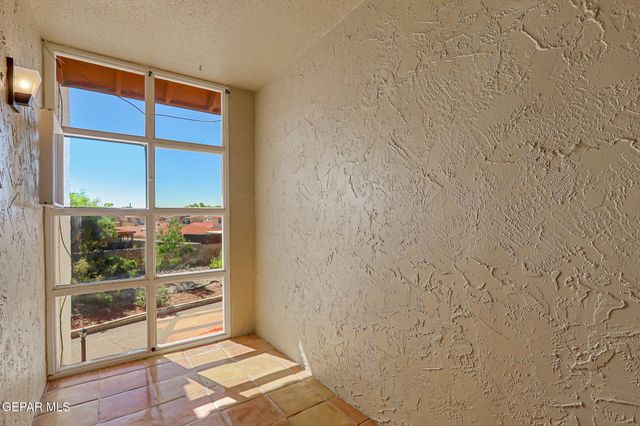 6201 ESCONDIDO Drive 19G, El Paso, TX 79912