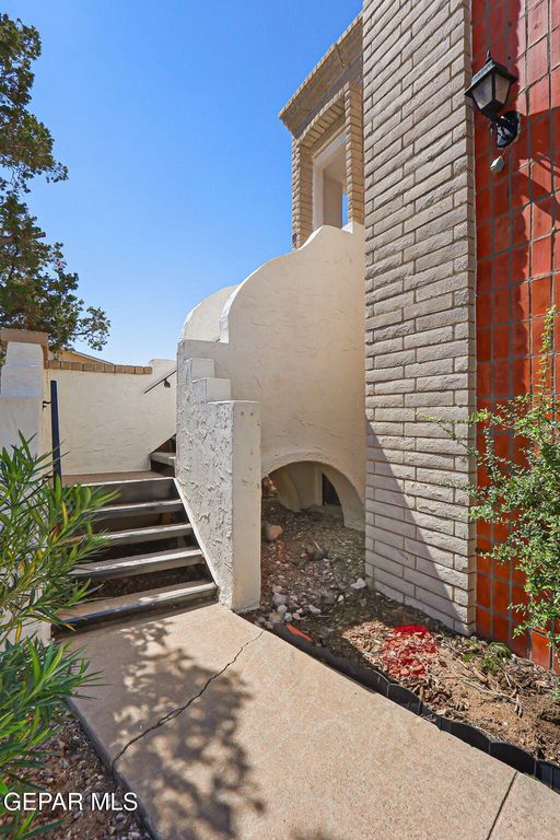 6201 ESCONDIDO Drive 19G, El Paso, TX 79912