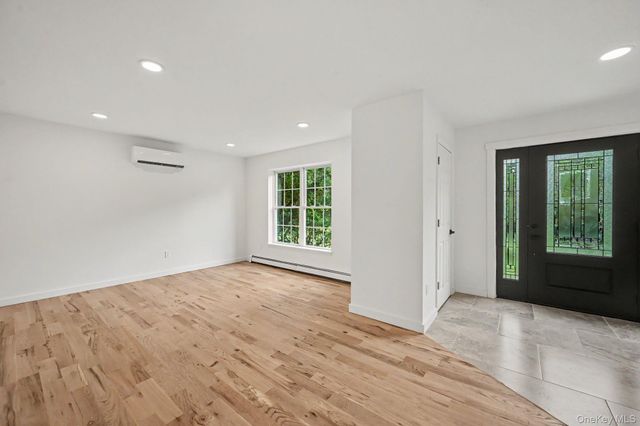 14 Storm Drive, Poughquag, NY 12570