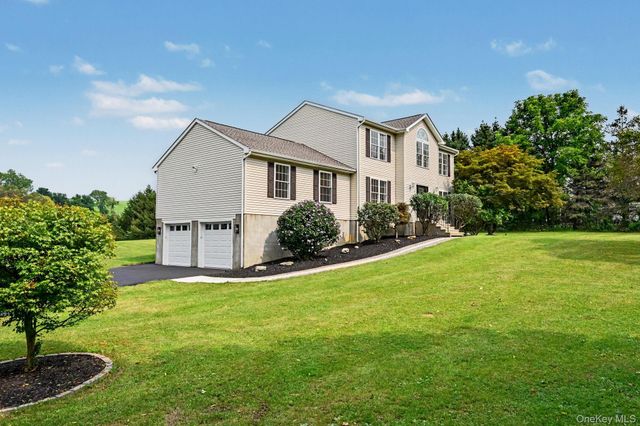 14 Storm Drive, Poughquag, NY 12570