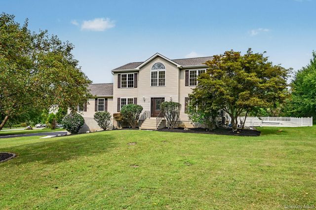 14 Storm Drive, Poughquag, NY 12570