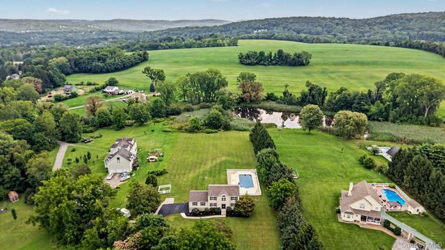 14 Storm Drive, Poughquag, NY 12570