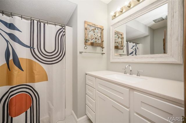 2316 Seven Pines Drive 1, St Louis, MO 63146