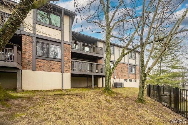 2316 Seven Pines Drive 1, St Louis, MO 63146