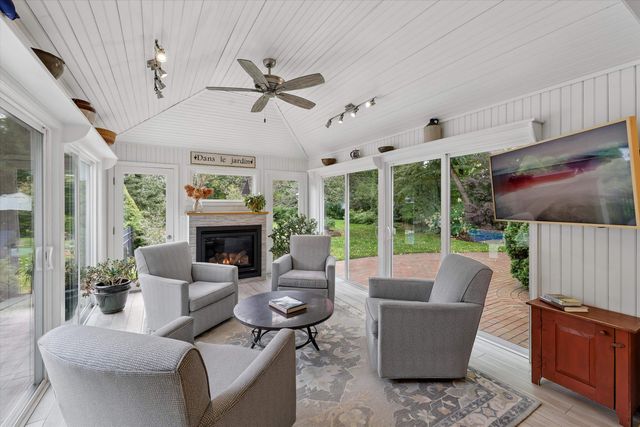 10 Puritan Drive, Bedford, NH 03110