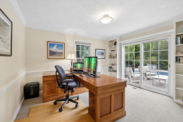 10 Puritan Drive, Bedford, NH 03110
