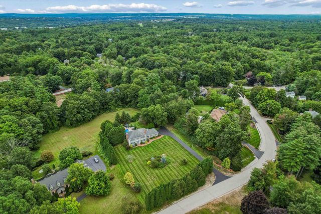 10 Puritan Drive, Bedford, NH 03110