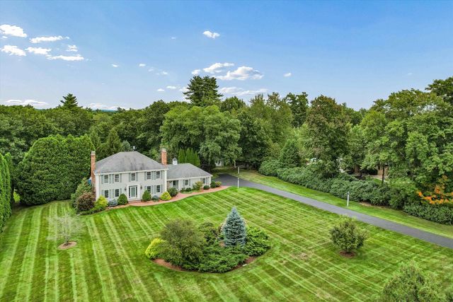 10 Puritan Drive, Bedford, NH 03110