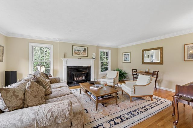 10 Puritan Drive, Bedford, NH 03110