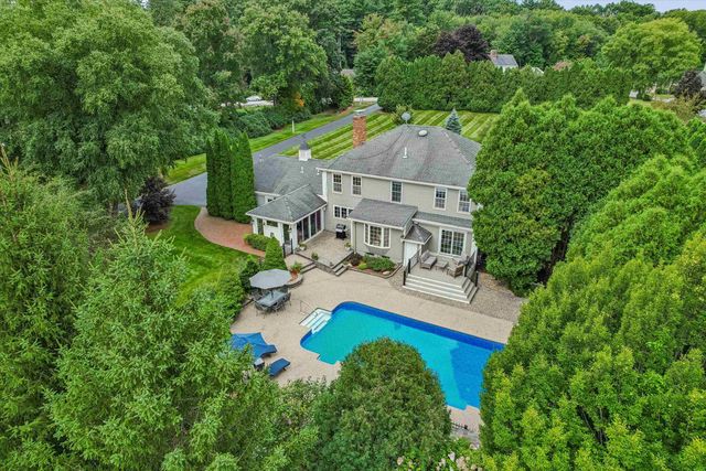 10 Puritan Drive, Bedford, NH 03110