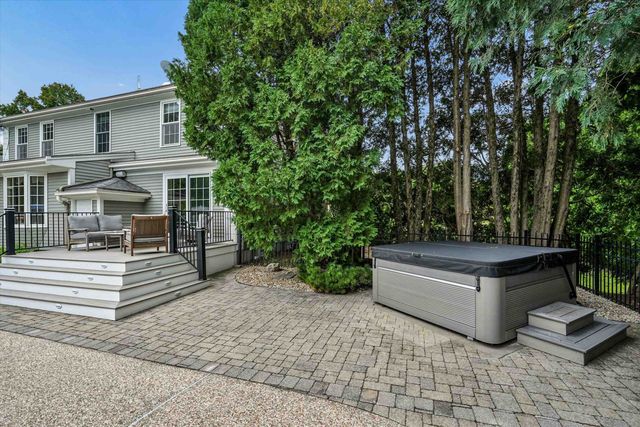 10 Puritan Drive, Bedford, NH 03110