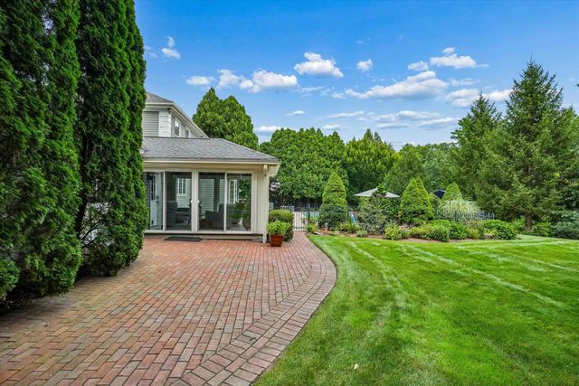 10 Puritan Drive, Bedford, NH 03110