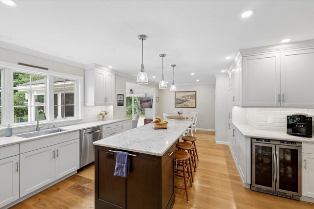 10 Puritan Drive, Bedford, NH 03110
