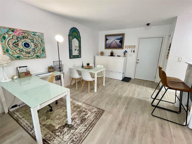 3000 Riomar Street 307, Fort Lauderdale, FL 33304