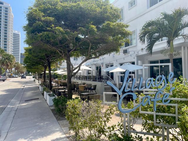 3000 Riomar Street 307, Fort Lauderdale, FL 33304