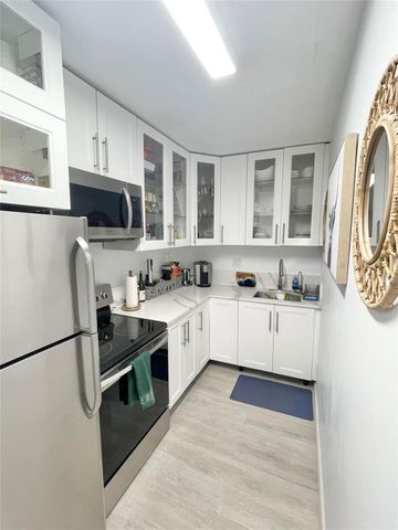 3000 Riomar Street 307, Fort Lauderdale, FL 33304