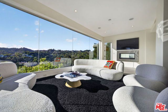 9716 Oak Pass Road, Beverly Hills, CA 90210