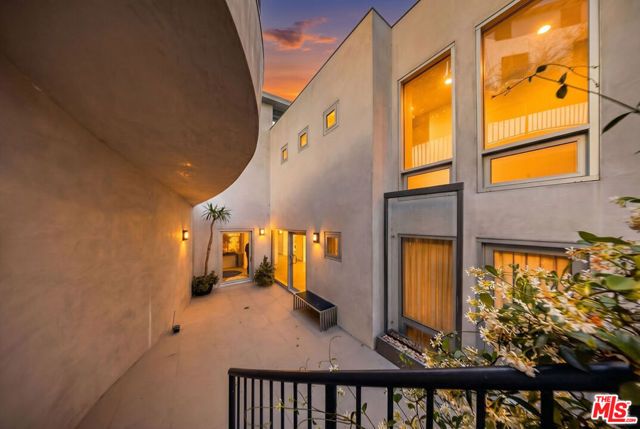 9716 Oak Pass Road, Beverly Hills, CA 90210