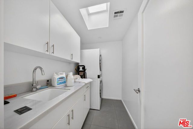 9716 Oak Pass Road, Beverly Hills, CA 90210