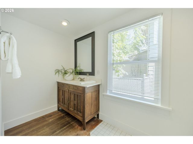1629 E 24TH Ave, Eugene, OR 97403