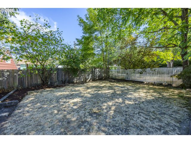 1629 E 24TH Ave, Eugene, OR 97403