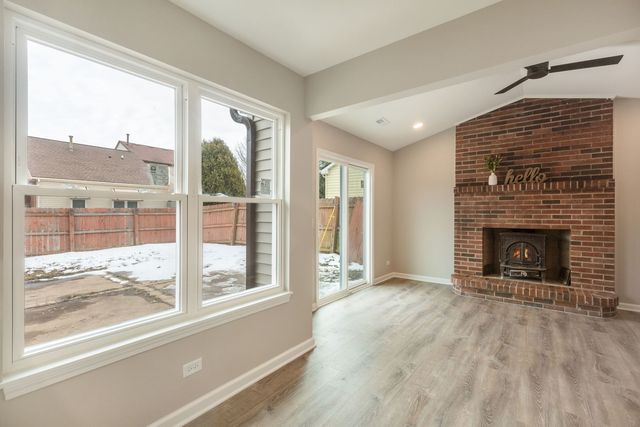 1283 Huntington Drive, Mundelein, IL 60060