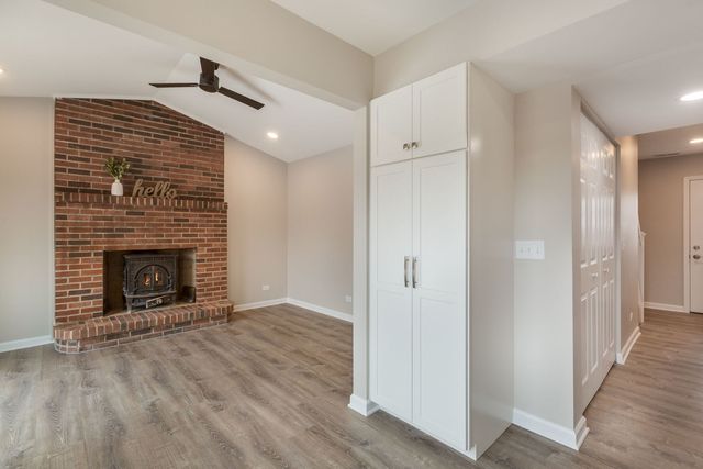 1283 Huntington Drive, Mundelein, IL 60060