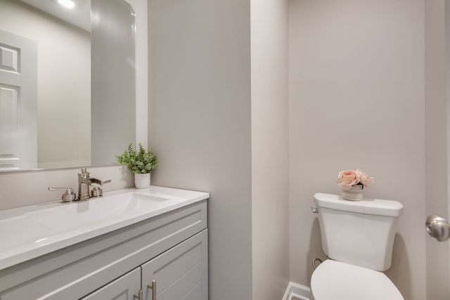 1283 Huntington Drive, Mundelein, IL 60060