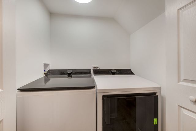 1283 Huntington Drive, Mundelein, IL 60060