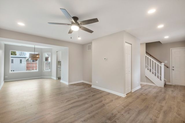 1283 Huntington Drive, Mundelein, IL 60060