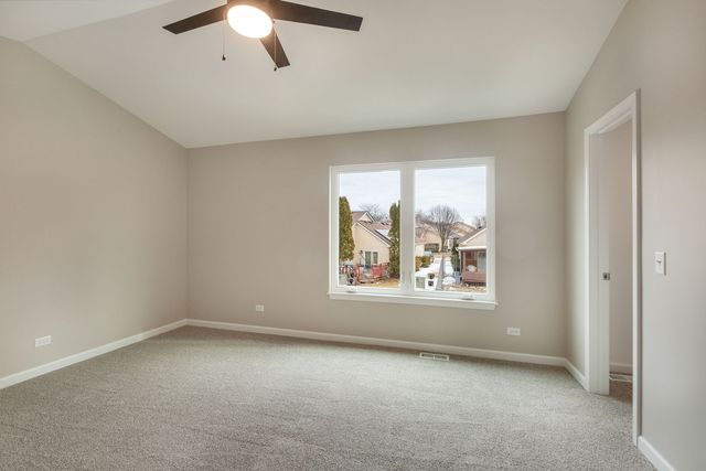 1283 Huntington Drive, Mundelein, IL 60060