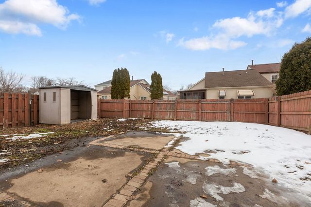 1283 Huntington Drive, Mundelein, IL 60060