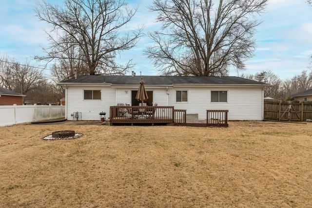 2002 W Norwood Drive, Carbondale, IL 62901