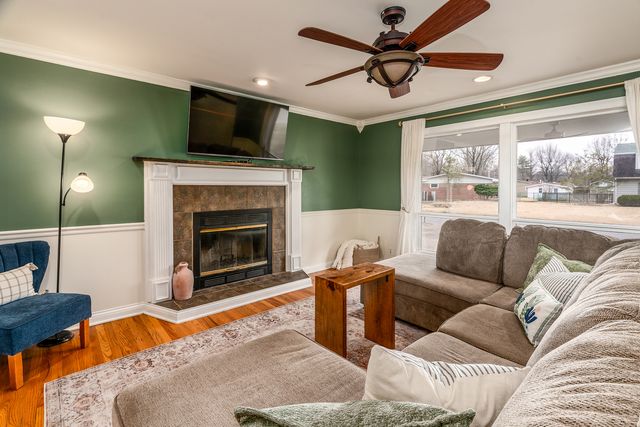 2002 W Norwood Drive, Carbondale, IL 62901