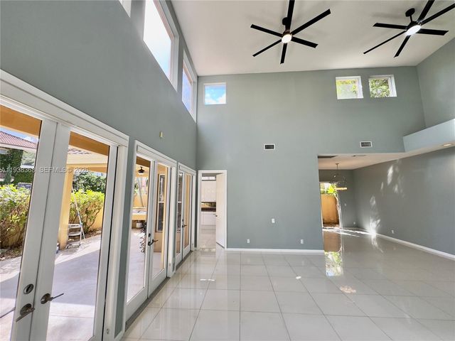 3728 NE 208th Ter, Aventura, FL 33180